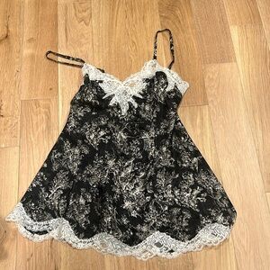 Victoria’s Secret gold label, black lace camisole slip‎ medium